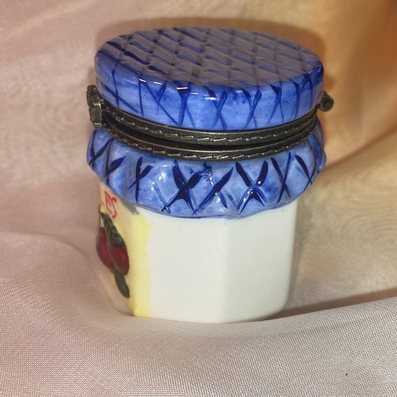 NEW APPLES JAM JAR HINGED CERAMIC TRINKET BOX - UNSIGNED  - NEW WITHOUT TAG - Picture 4 of 12